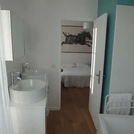La Villa du 15: Chambres Indépendantes avec Piscine Chauffée Les Eyzies Exterior photo