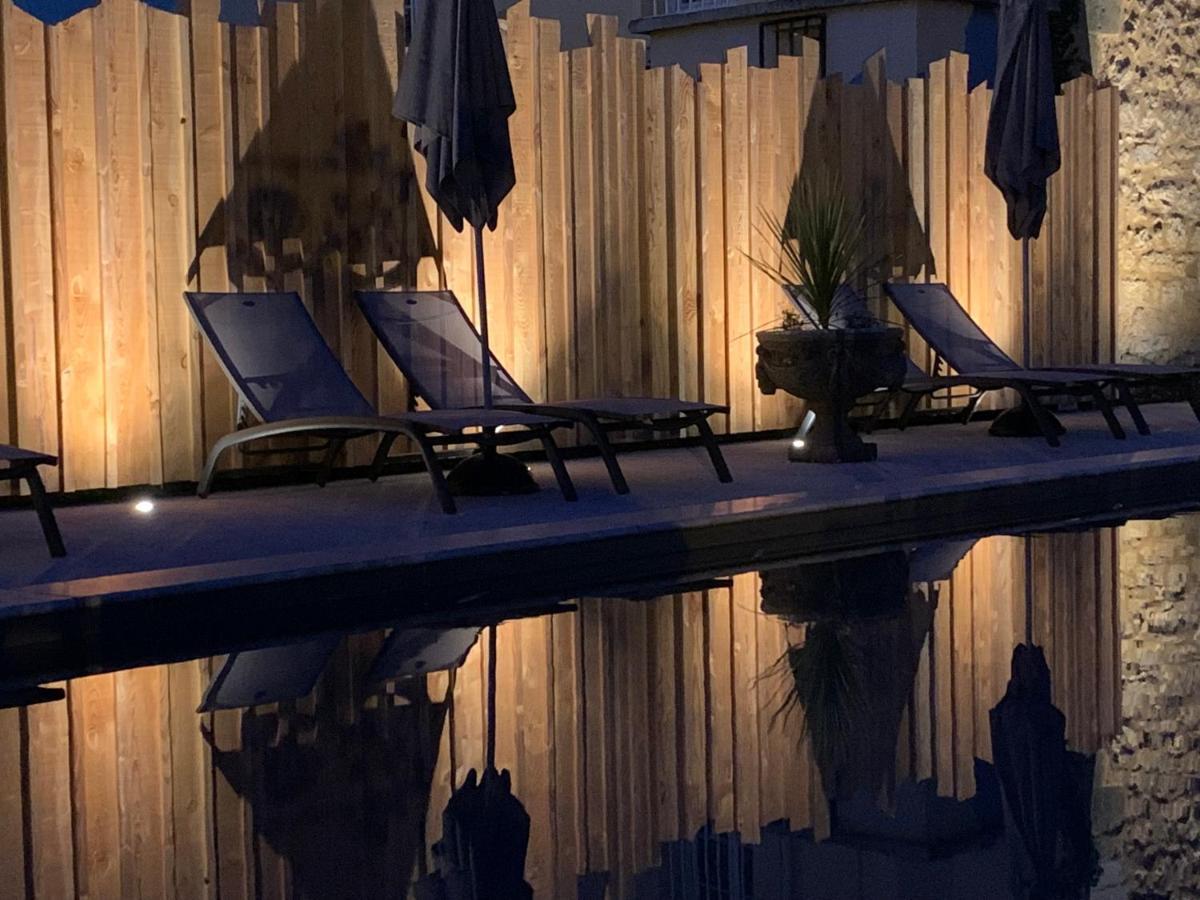 Homestay La Du 15: Indépendantes Avec Piscine Chauffée Les Eyzies