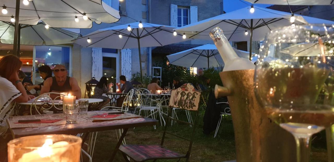 La Du 15: Indépendantes Avec Piscine Chauffée Homestay *